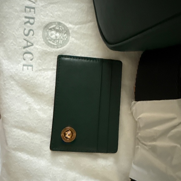 Authentic Versace Medusa Biggie Crossbody Bag w/ Matching Card Holder – - Picture 2 of 5